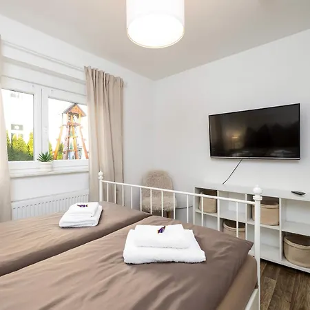 Ruhiger In Mit Terrasse, Garten & Privatem Stellplatz Δρέσδη
