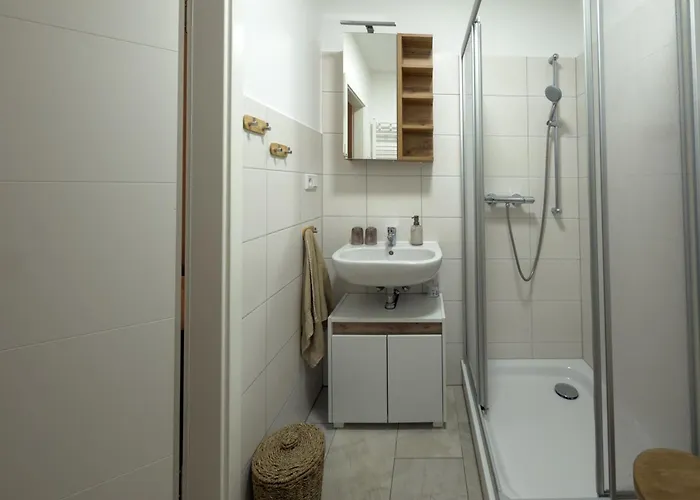 Ruhiger Bungalow In Dresden Mit Terrasse, Garten & Privatem Stellplatz