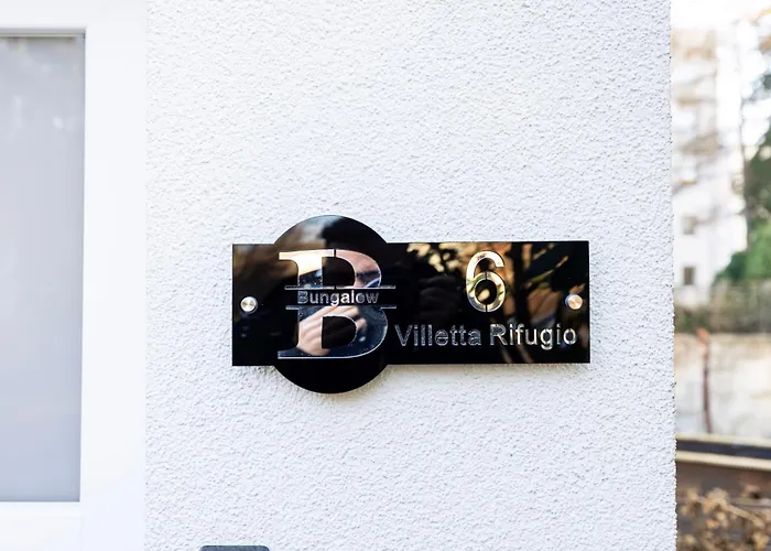 Ruhiger In Mit Terrasse, Garten & Privatem Stellplatz Δρέσδη