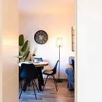 Ruhiger In Mit Terrasse, Garten & Privatem Stellplatz * دريسدن