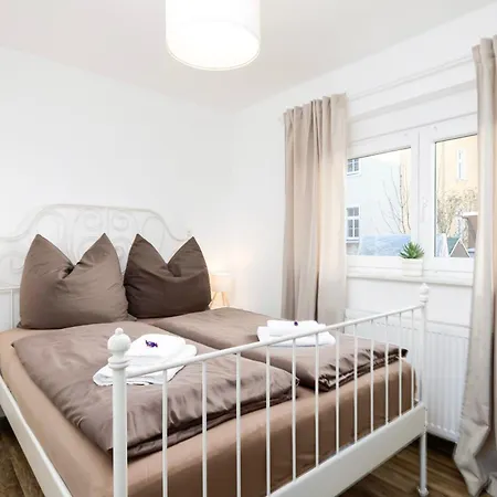 Ruhiger In Mit Terrasse, Garten & Privatem Stellplatz Dresda