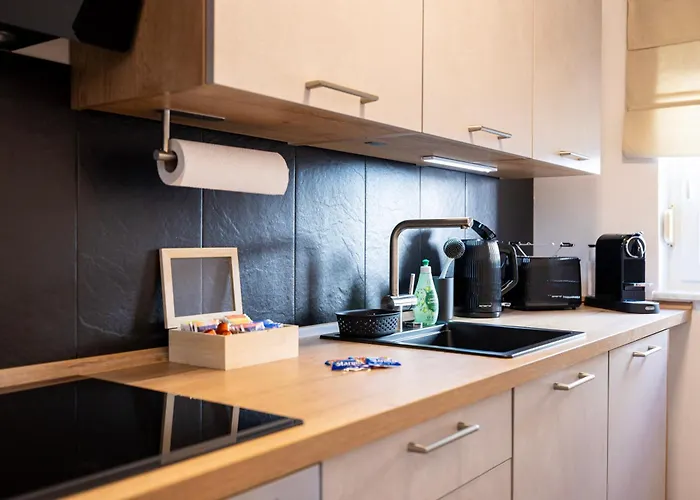 Ruhiger In Mit Terrasse, Garten & Privatem Stellplatz Apartman