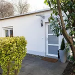 Ruhiger In Mit Terrasse, Garten & Privatem Stellplatz Appartement