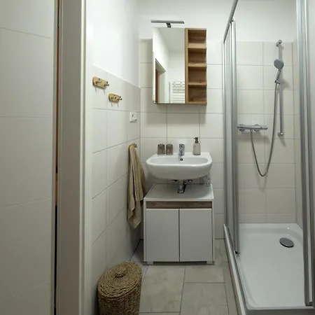 Ruhiger Bungalow In Dresden Mit Terrasse, Garten & Privatem Stellplatz