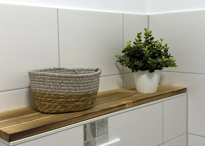 Ruhiger Bungalow In Dresden Mit Terrasse, Garten & Privatem Stellplatz *