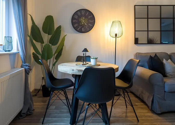 Ruhiger Bungalow In Dresden Mit Terrasse, Garten & Privatem Stellplatz * Dresden